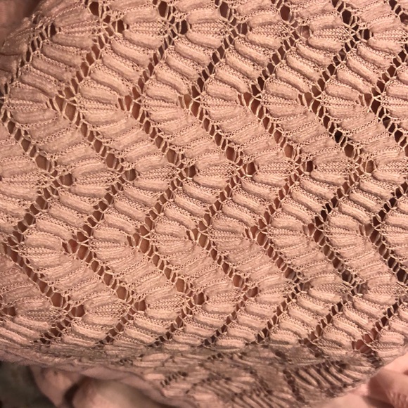 🎉HP🎉 ONE LEFT!! Pretty Crochet Lined Entro Blouse - Picture 6 of 6